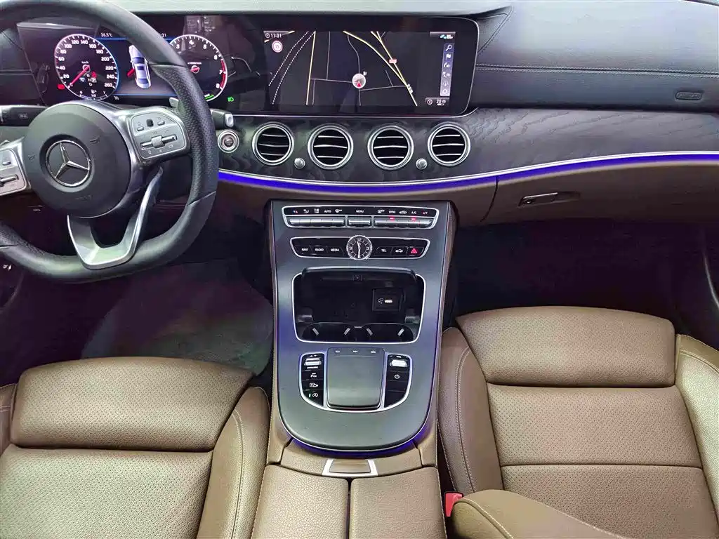 Mercedes-Benz E-Class 2019 — фото 11
