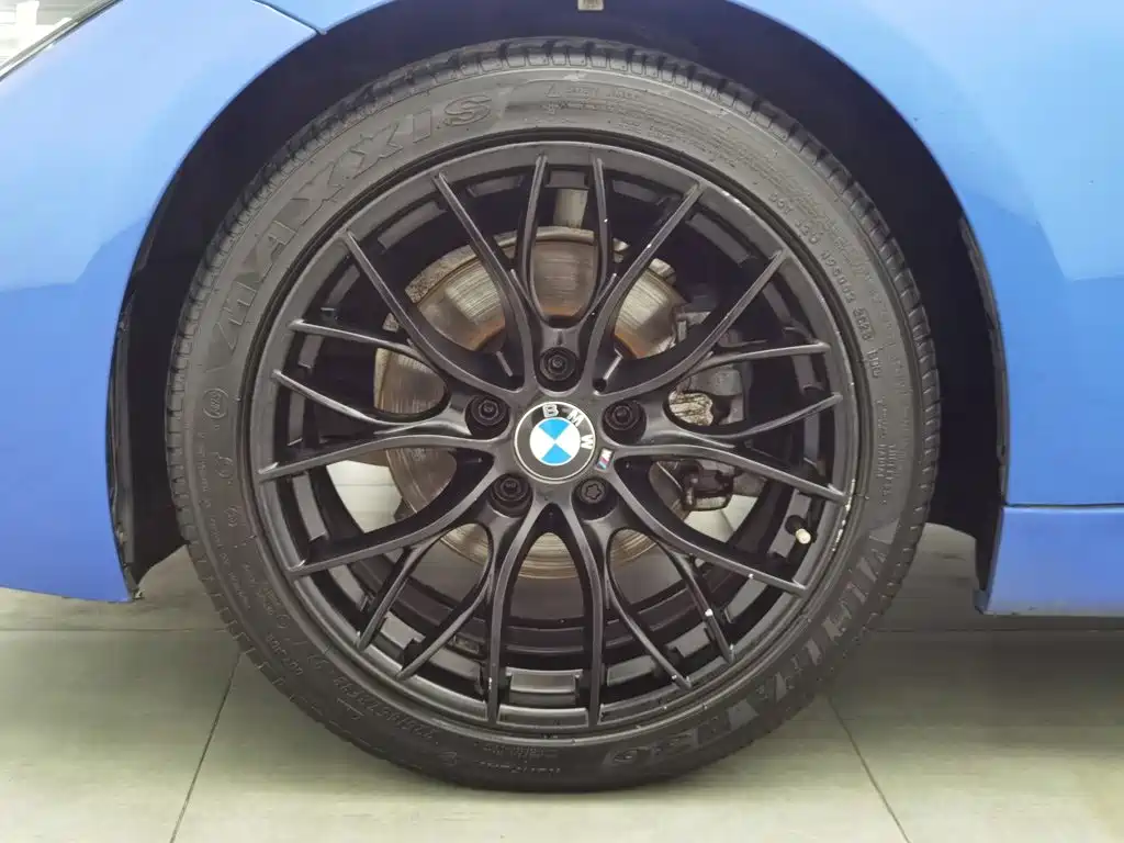 BMW 3 Series 2017 — фото 17