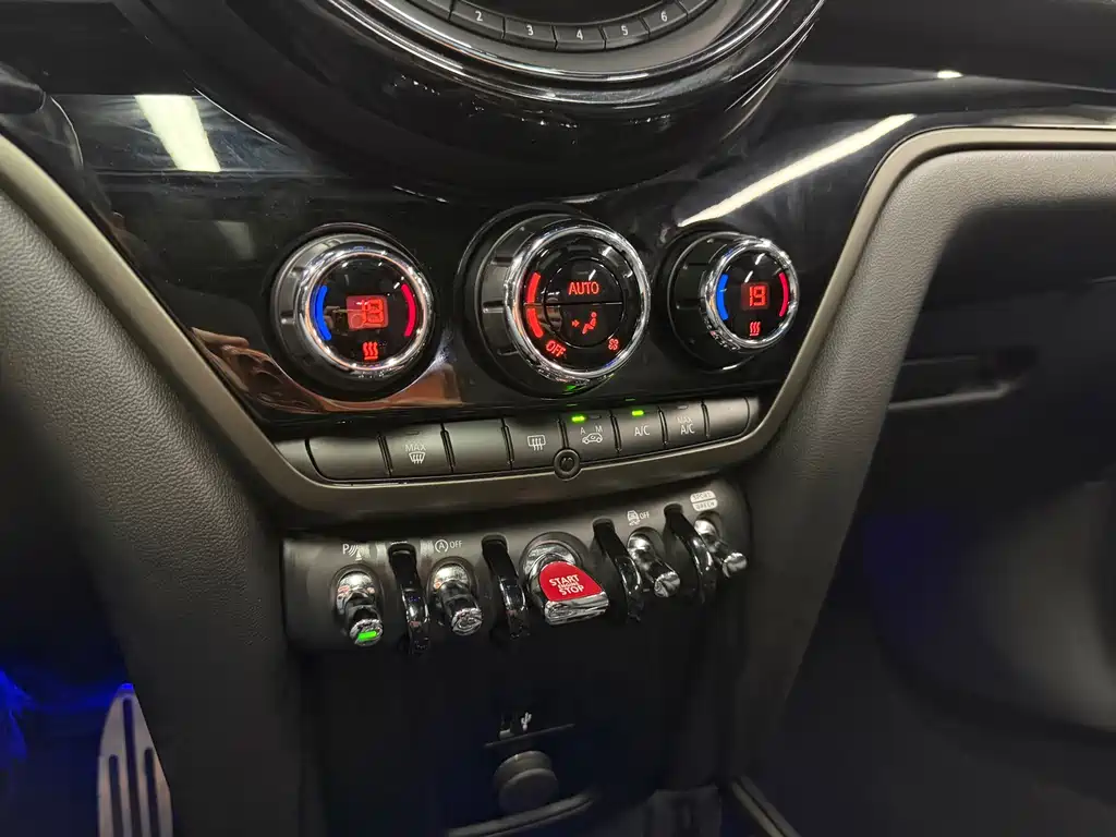 MINI Countryman 2019 — фото 16