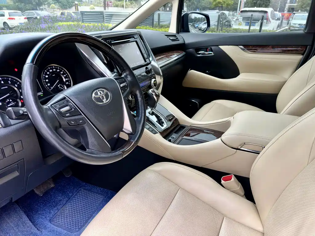 Toyota Alphard 2019 — фото 9