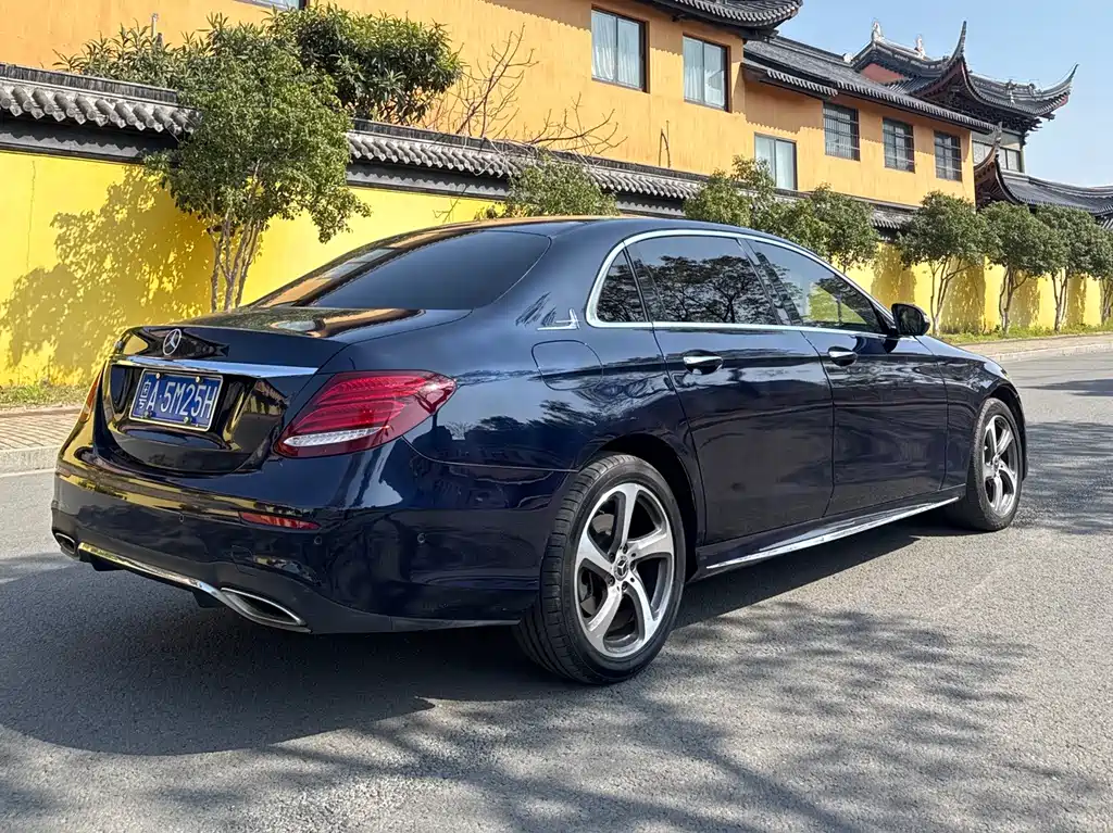 Mercedes-Benz E-Class 2018 — фото 27