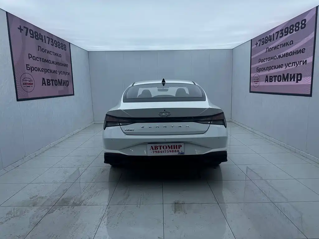 Hyundai Elantra 2023
