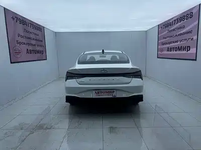 Hyundai Elantra 2023