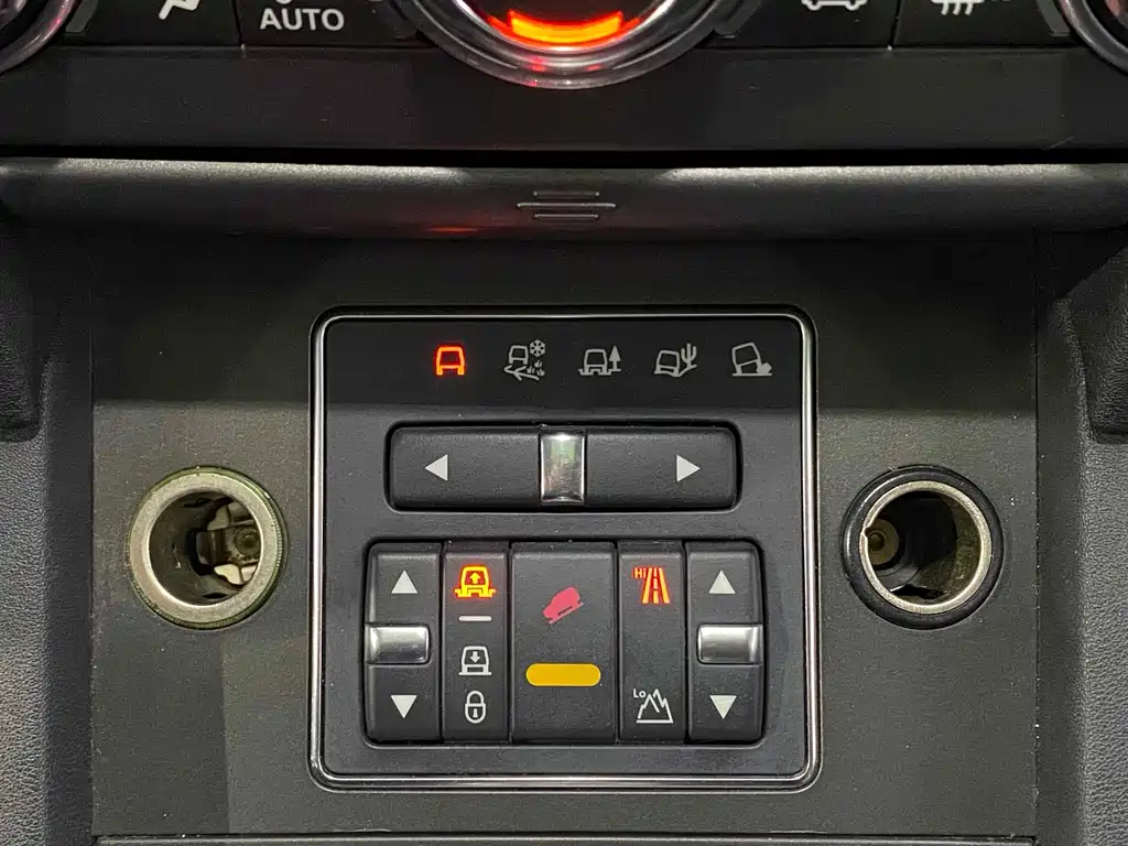 Land Rover Discovery 2013 — фото 13