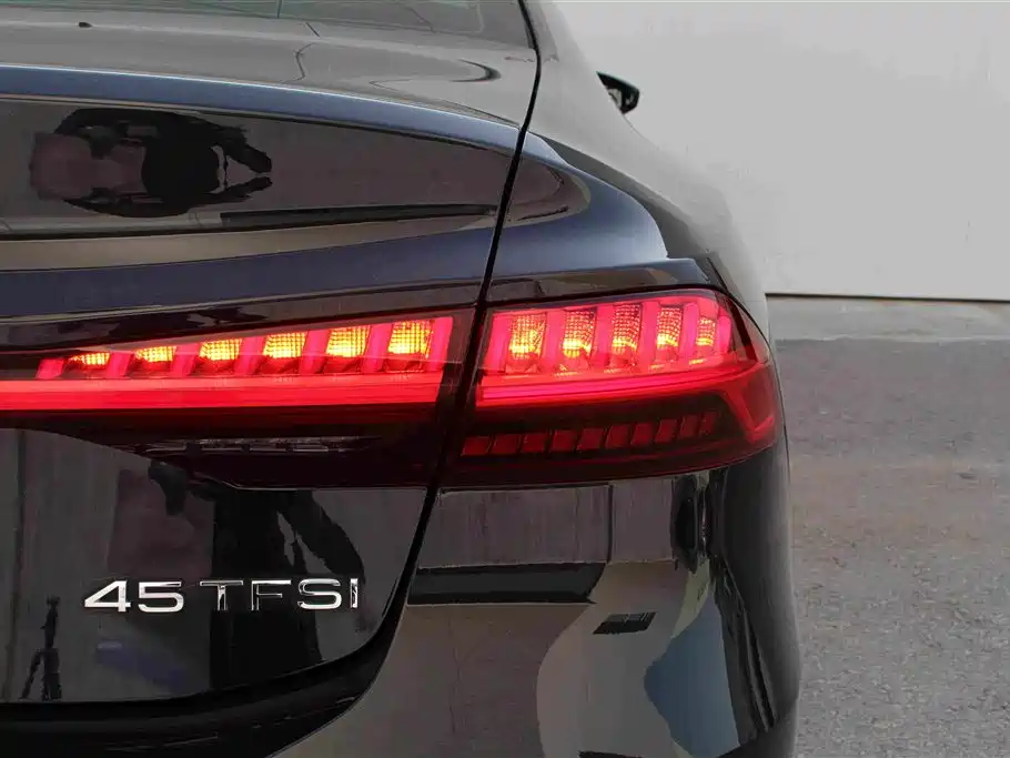 Audi A7L 2024 — фото 12