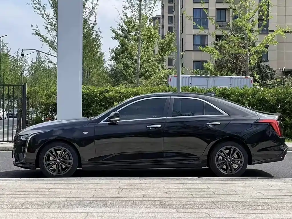 Cadillac CT4 2021 — фото 13