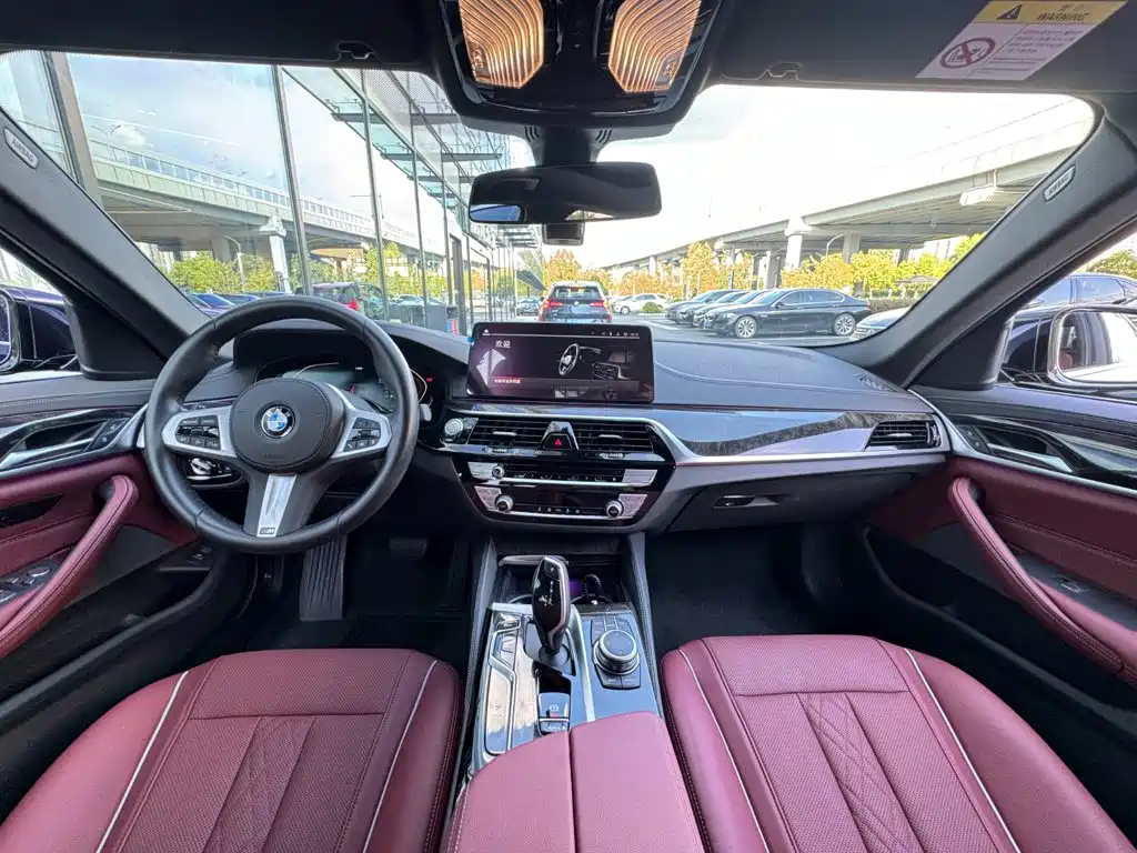BMW 5 Series 2022 — фото 12