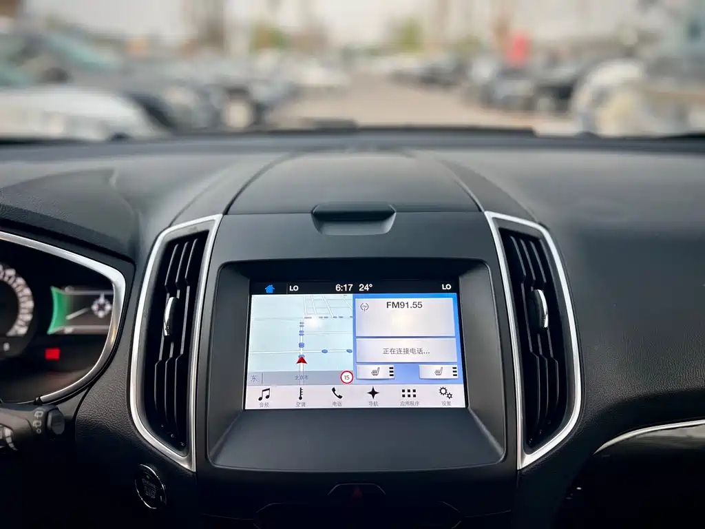 Ford Edge 2017 — фото 15