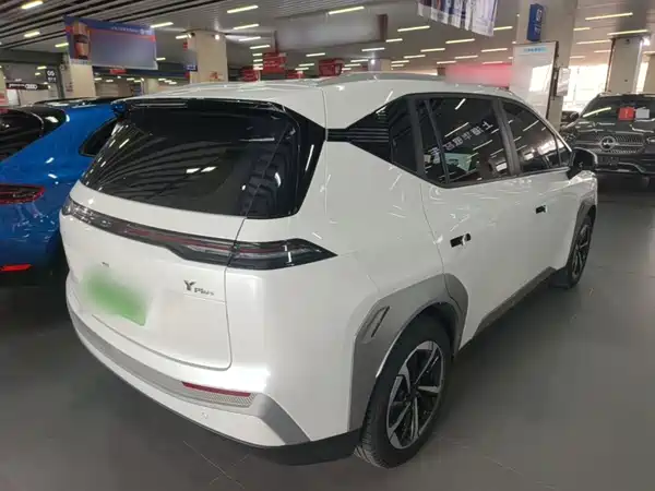 Aion Y 2025