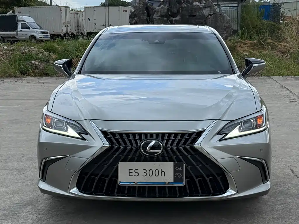 Lexus ES 2023 — фото 2