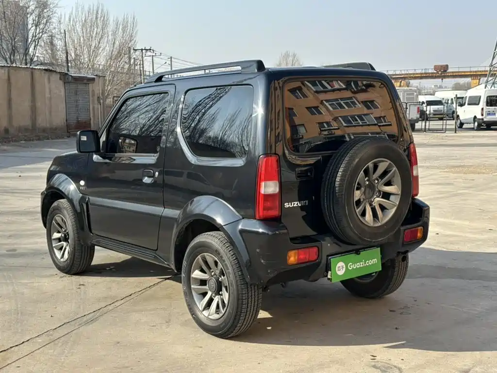 Suzuki Jimny 2018 — фото 10