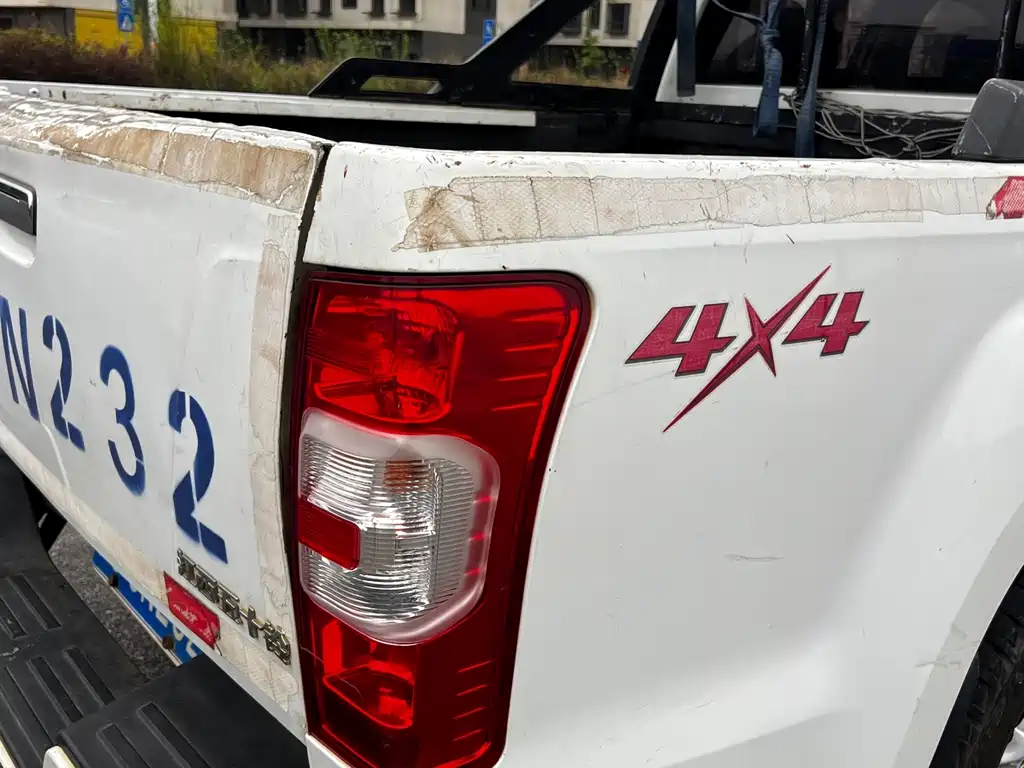 Isuzu RE-MAX 2018 — фото 33
