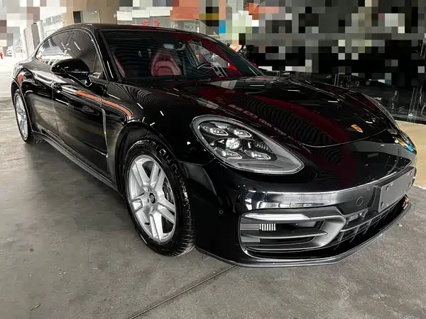 Porsche Panamera 2021