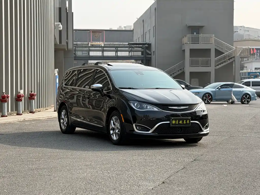 Chrysler Grand Voyager 2019 — фото 3