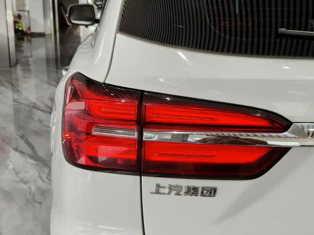 Roewe RX8 2018 — фото 5