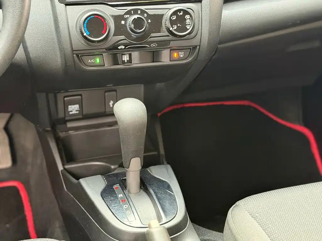 Honda Fit 2017 — фото 14