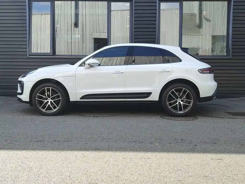 Porsche Macan 2025 — фото 11