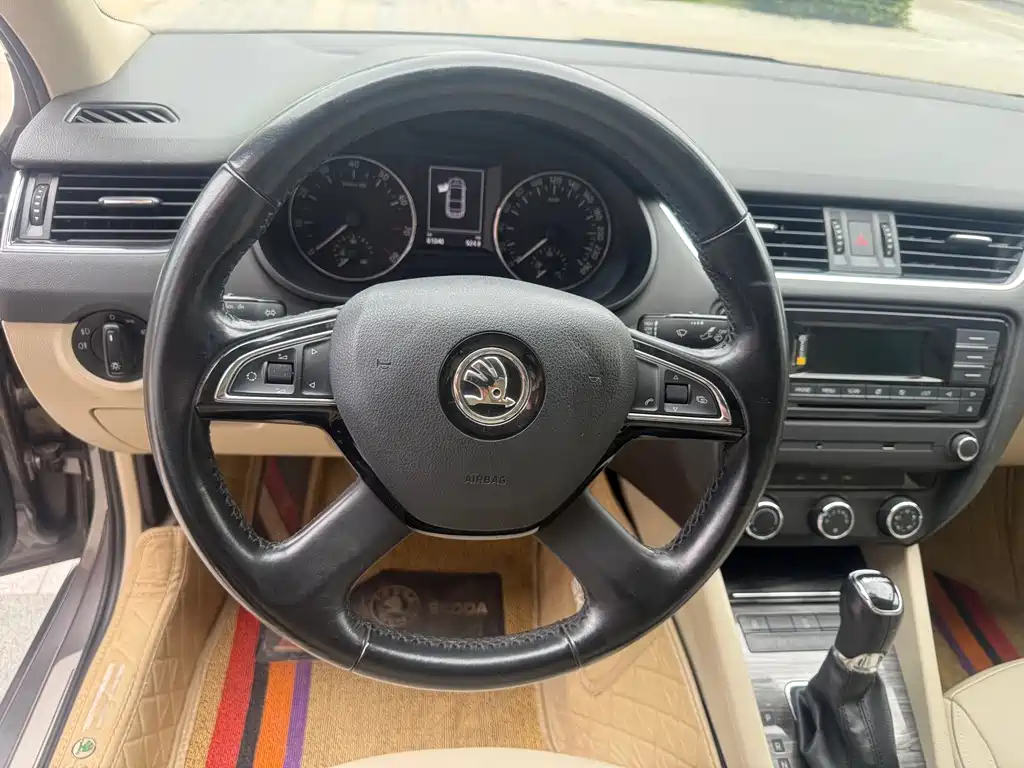 Skoda Octavia 2015 — фото 7