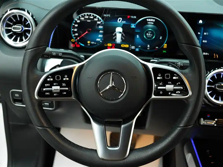Mercedes-Benz GLB 2022 — фото 13