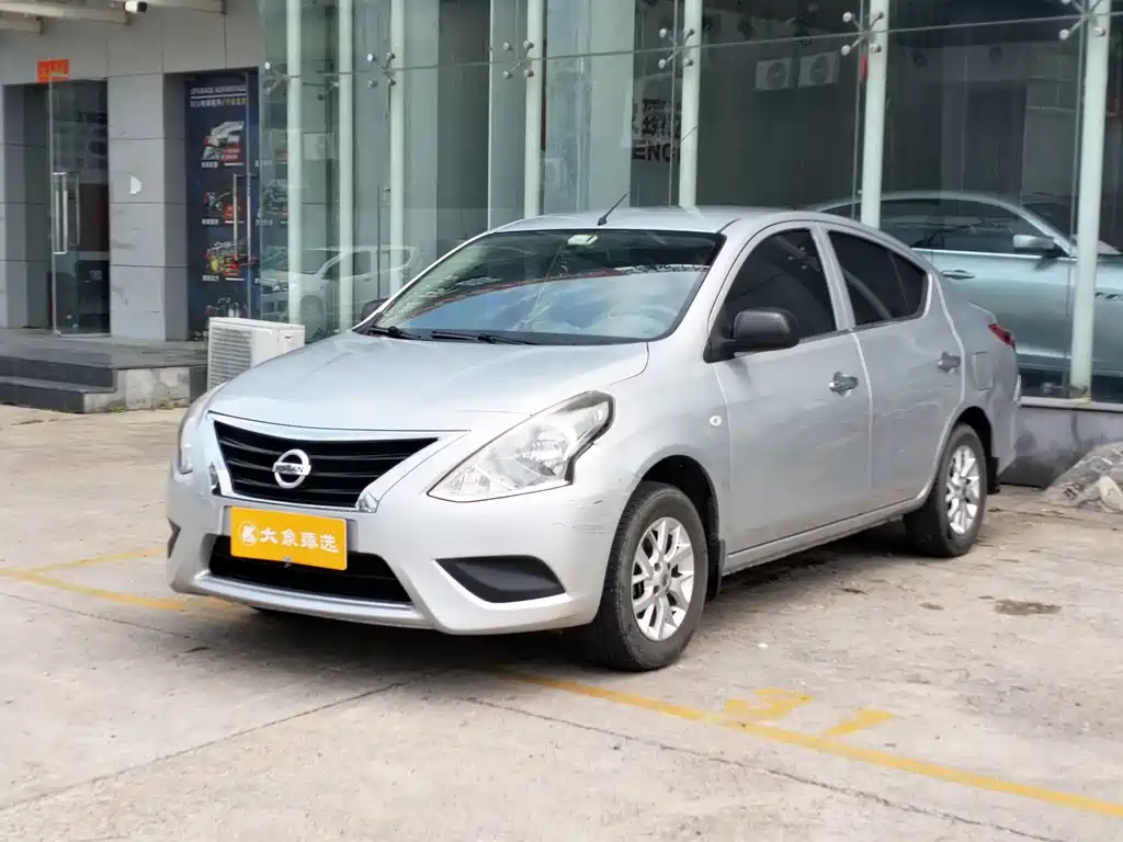 Nissan Sunny 2015 — фото 1