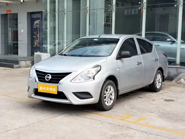 Nissan Sunny 2015