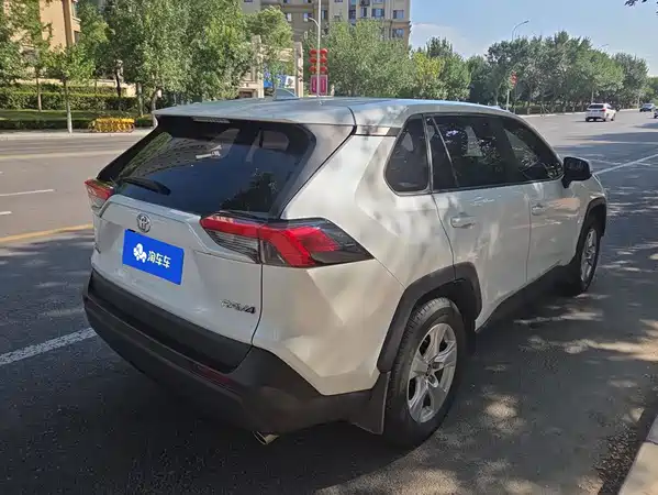 Toyota RAV4 2024
