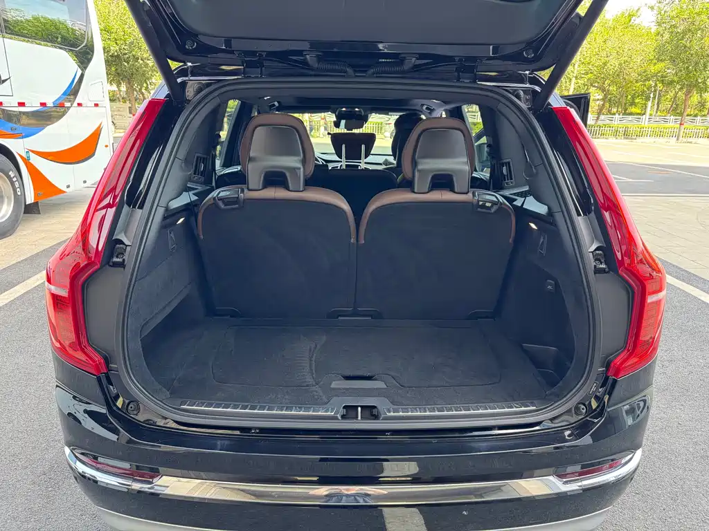 Volvo XC90 2022 — фото 14