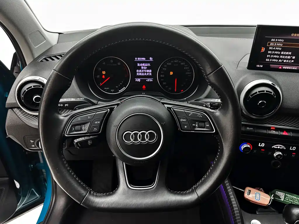 Audi Q2L 2022 — фото 12