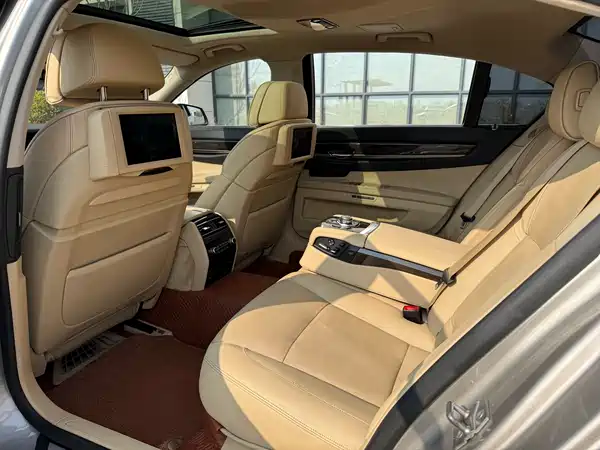 BMW 7 Series 2011