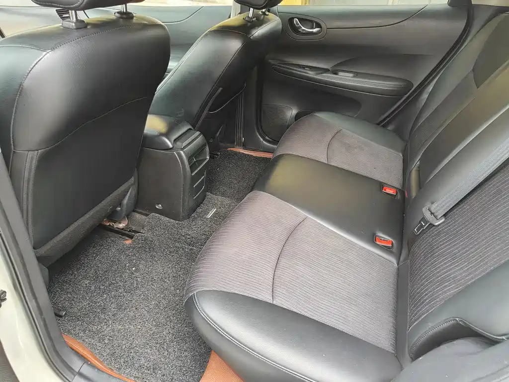 Nissan Tiida 2014