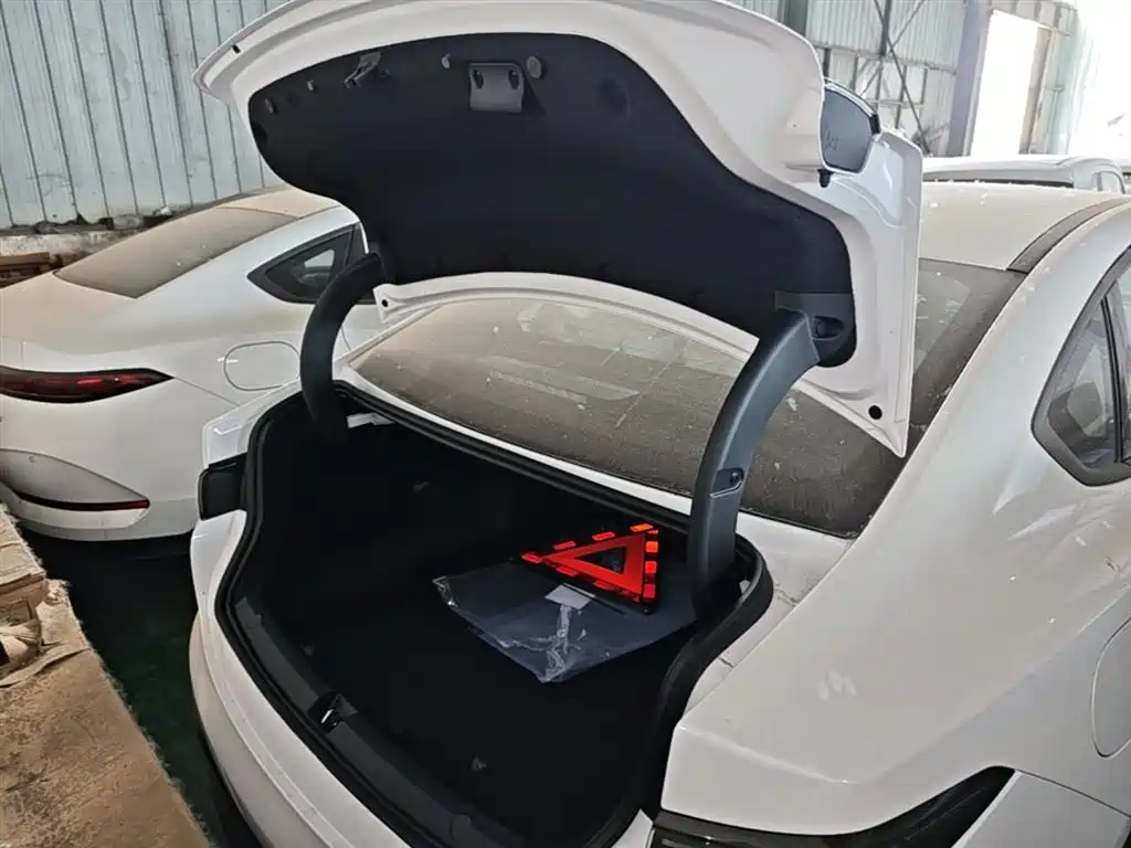 BYD Seal 05 DM-i 2026 — фото 19