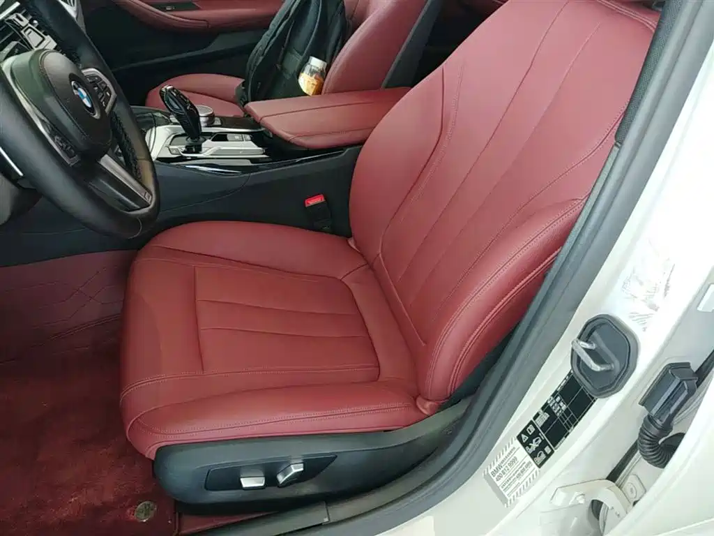 BMW 5 Series 2018 — фото 14