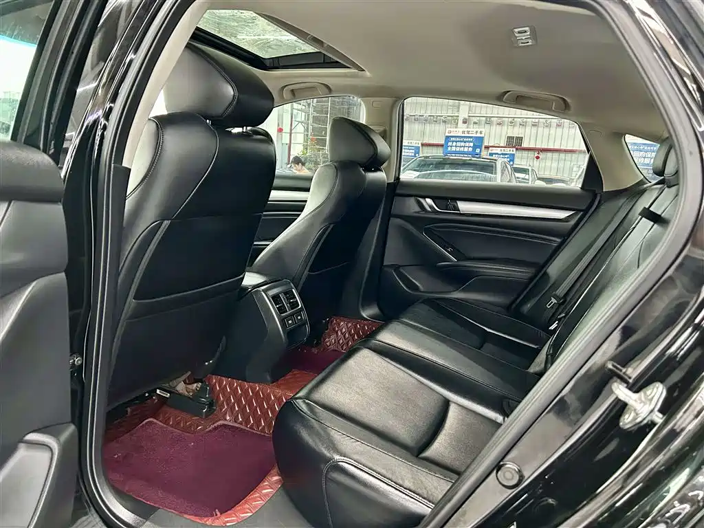 Honda Accord 2023 — фото 10