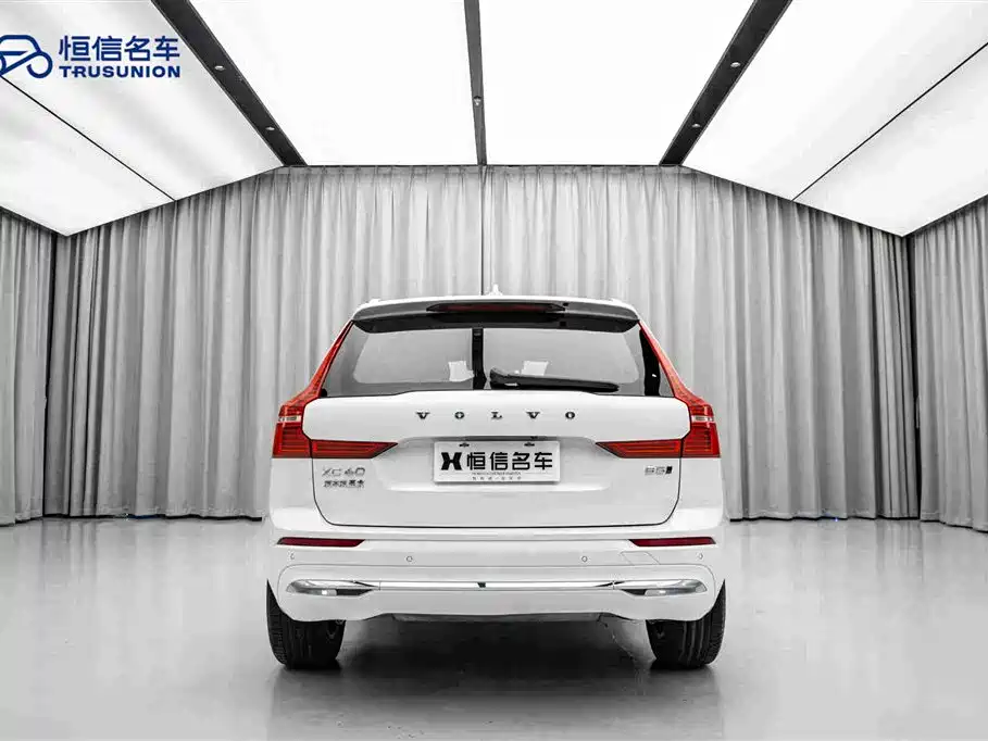 Volvo XC60 2024 — фото 6