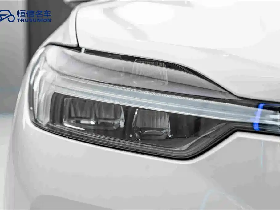 Volvo XC60 2024 — фото 10