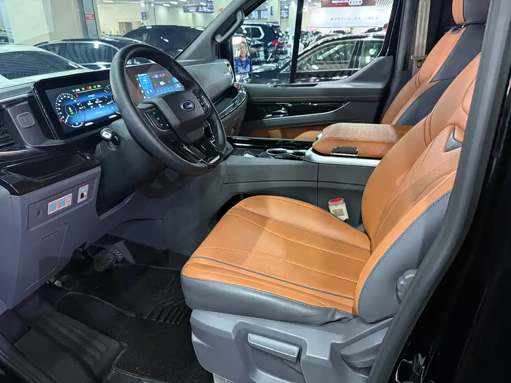 Ford Tourneo 2025 — фото 4