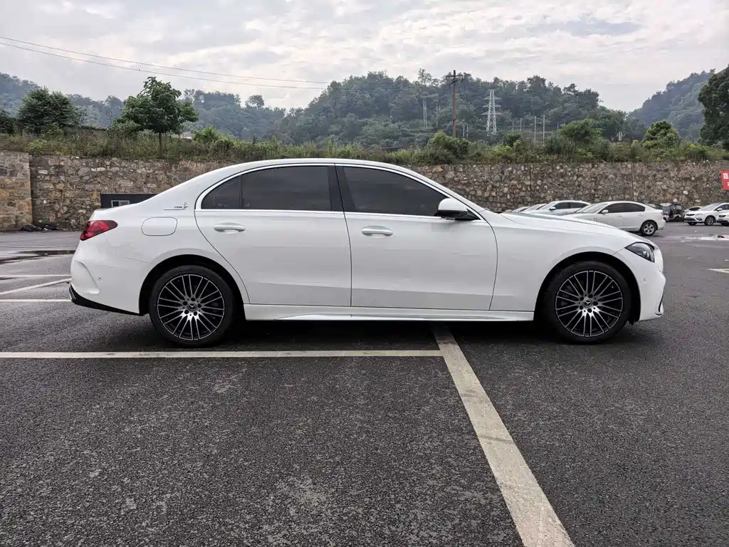 Mercedes-Benz C-Class 2023 — фото 4