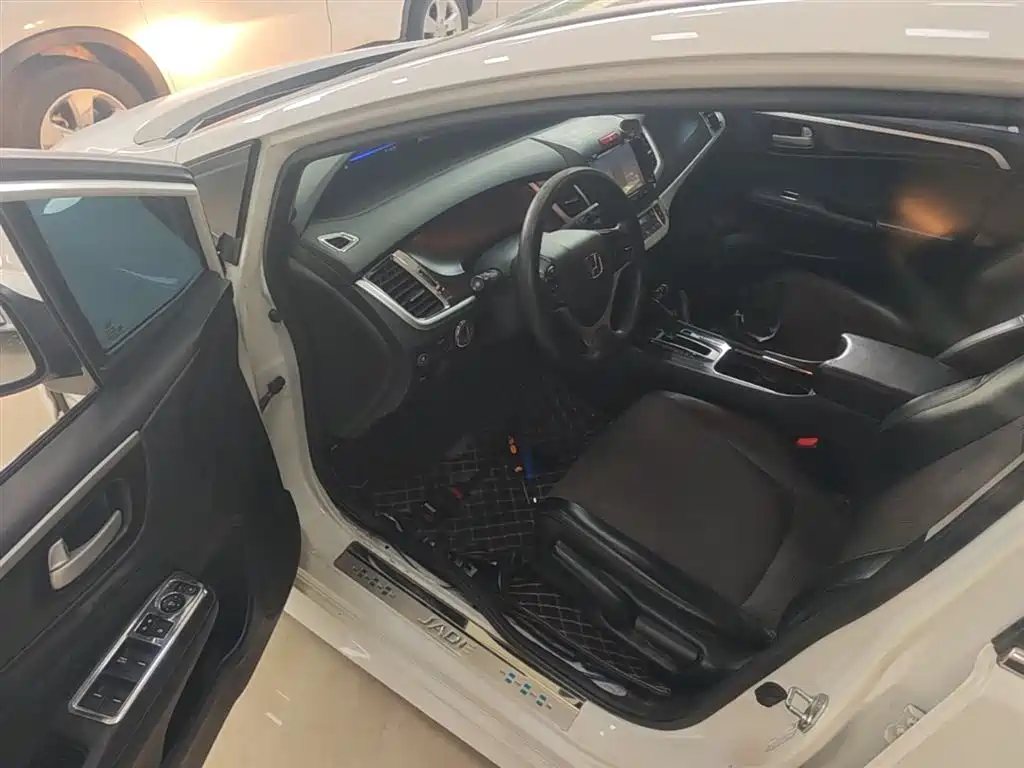 Honda Jade 2015 — фото 16