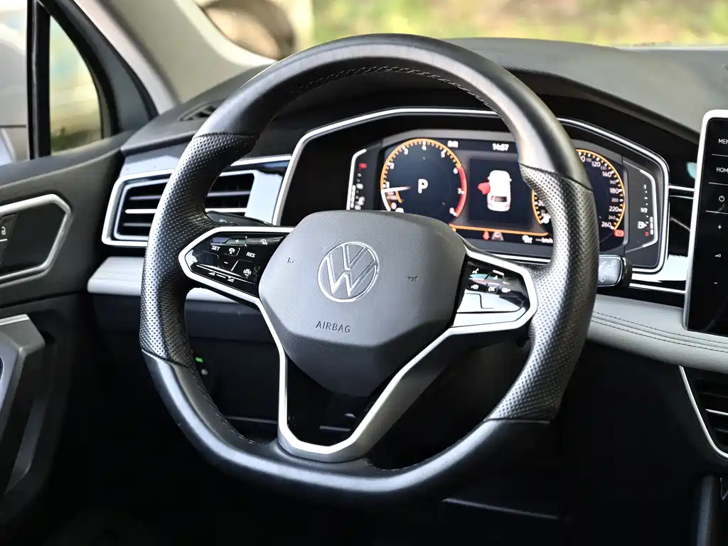 Volkswagen Tiguan L 2021 — фото 9