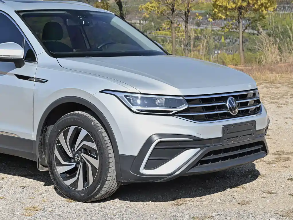 Volkswagen Tiguan L 2021 — фото 18