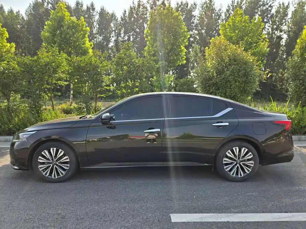 Nissan Teana 2023