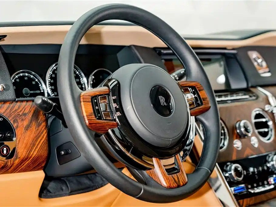 Rolls-Royce Cullinan 2019 — фото 10
