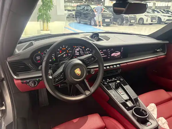 Porsche 911 2024