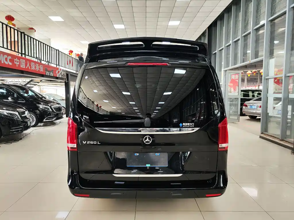 Mercedes-Benz V-Class 2022 — фото 34
