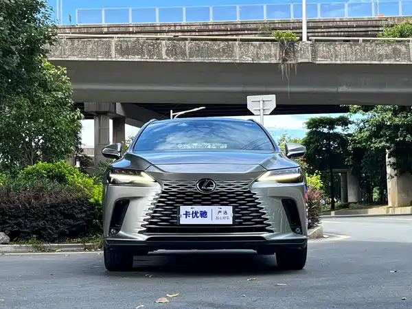 Lexus RX 2023