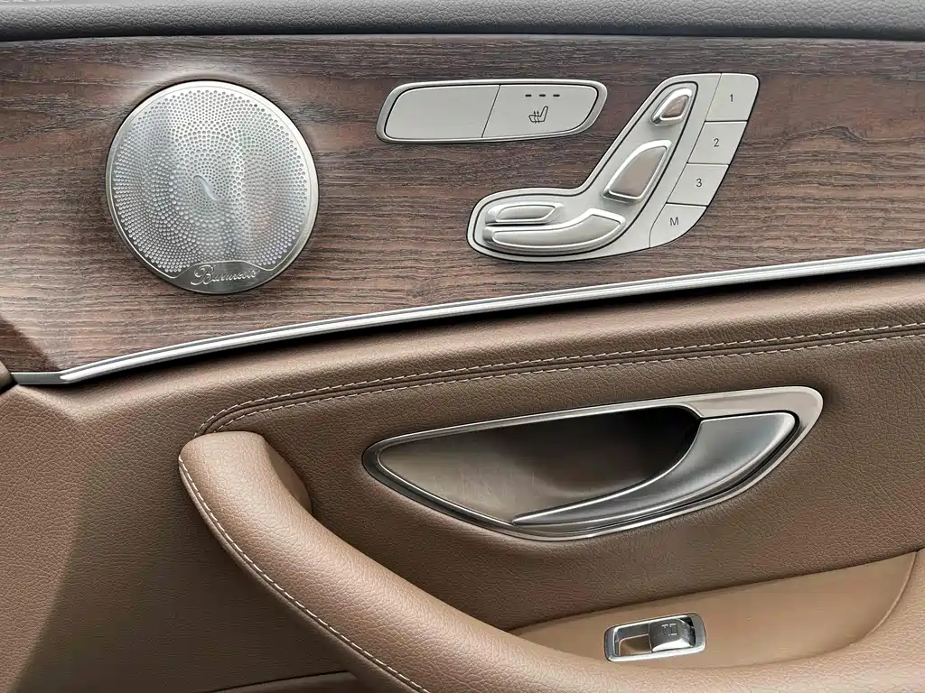 Mercedes-Benz E-Class 2023 — фото 12