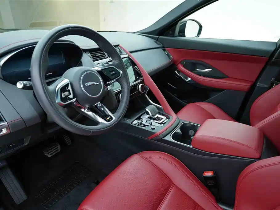 Jaguar E-PACE 2023 — фото 10