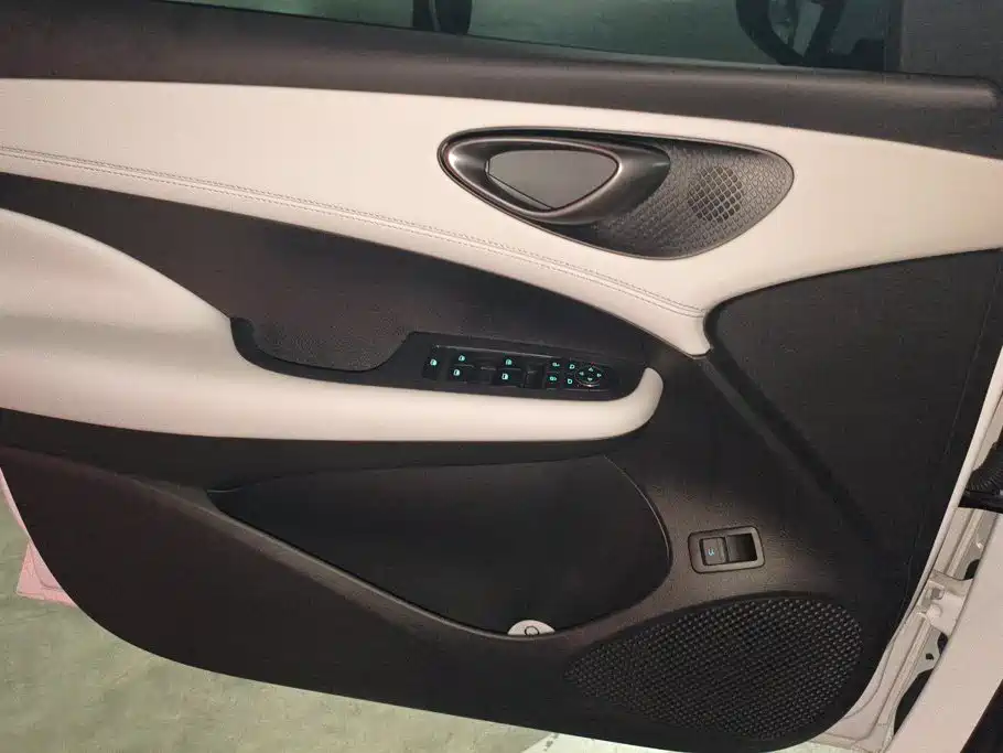 BYD Seal 05 DM-i 2026 — фото 6