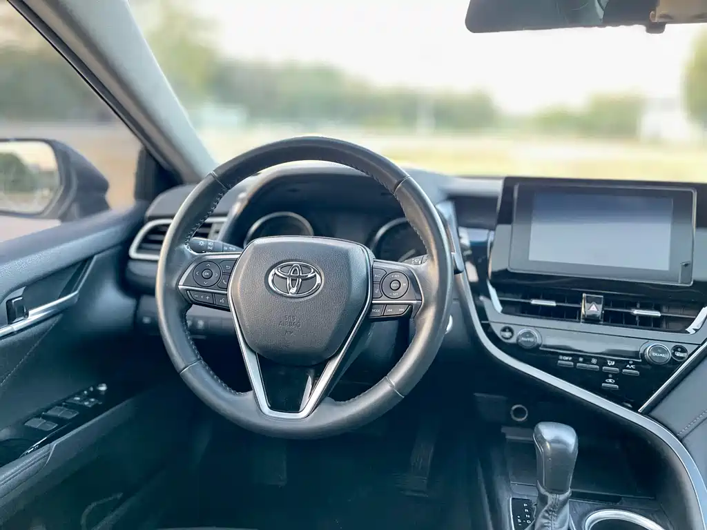 Toyota Camry 2021 — фото 11