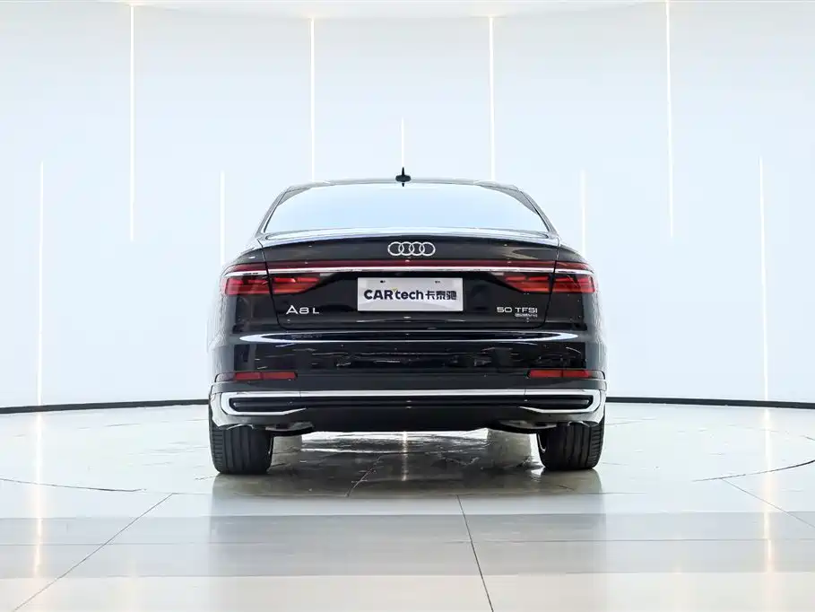Audi A8 2023 — фото 6